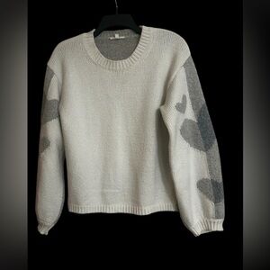 Stylish Women's Gray Heart Valentine’s  Sweater